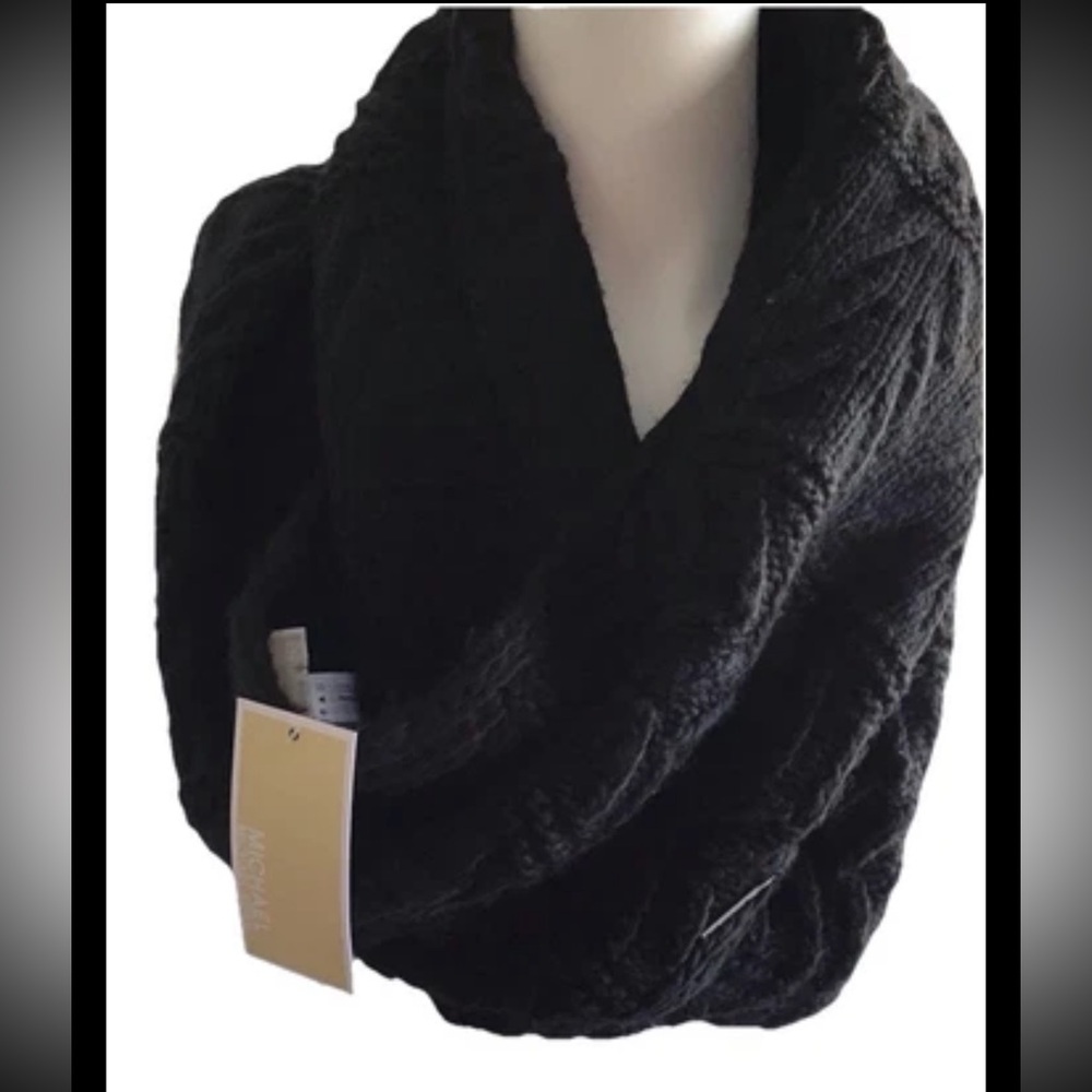 NWT MICHAEL Michael Kors Womens Patchwork Knit Infinity Loop Scarf Black